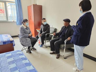 “弘揚雷鋒精神,爭做時代新人”志愿服務系列活動一 --養老服務中心活動剪影