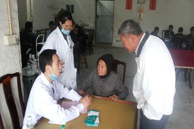 【中堂】“關注健康齊行動”--湛翠村老年人義診活動