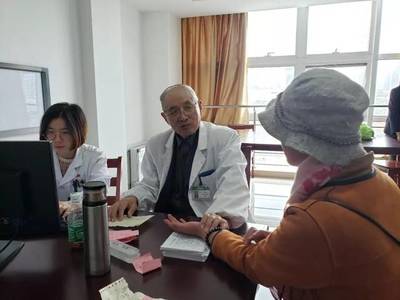 海安市中醫院舉辦“不忘初心、牢記使命”大型腫瘤專場義診活動